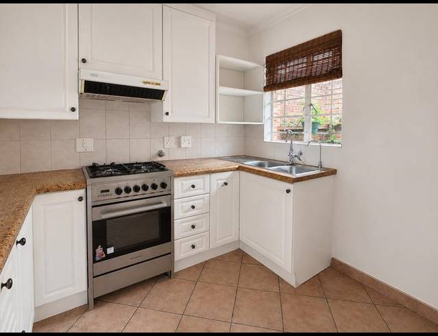 2 BEDROOM TOWNHOUSE FOR SALE IN MAGALIESKRUIN
